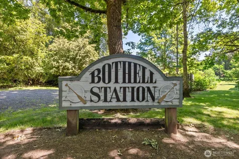 10822 E Riverside Drive Bothell WA 98011