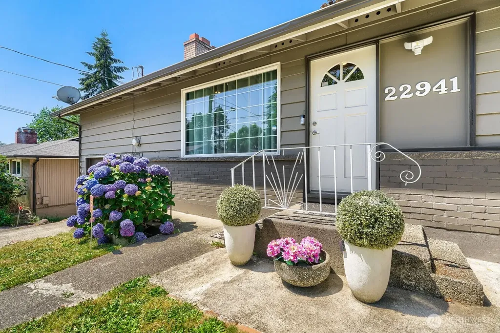 22941 105th Avenue SE Kent WA 98031