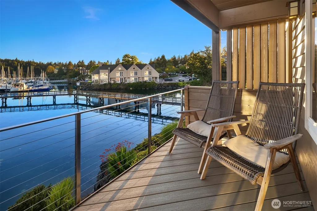 267 Shannon Drive SE Bainbridge Island WA 98110
