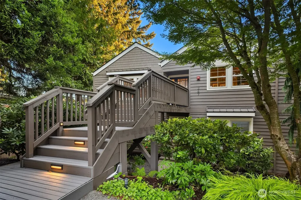 267 Shannon Drive SE Bainbridge Island WA 98110