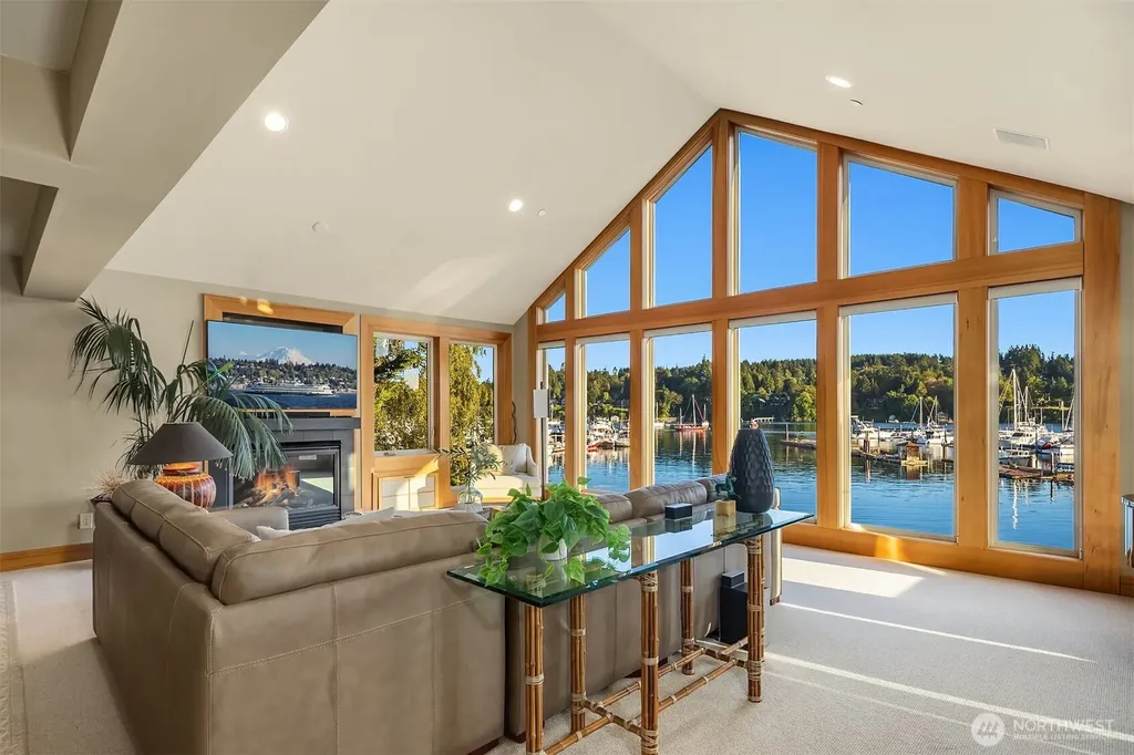 267 Shannon Drive SE Bainbridge Island WA 98110