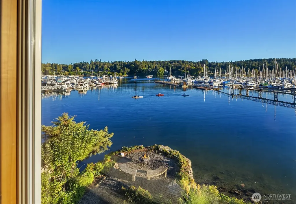 267 Shannon Drive SE Bainbridge Island WA 98110