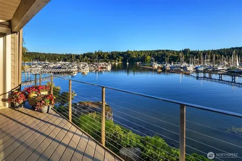 267 Shannon Drive SE Bainbridge Island WA 98110