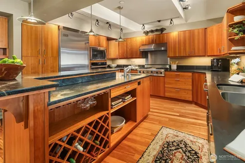 267 Shannon Drive SE Bainbridge Island WA 98110