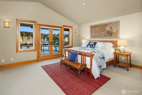 267 Shannon Drive SE Bainbridge Island WA 98110