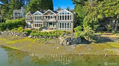 267 Shannon Drive SE Bainbridge Island WA 98110
