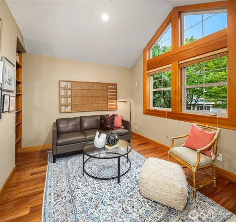 267 Shannon Drive SE Bainbridge Island WA 98110