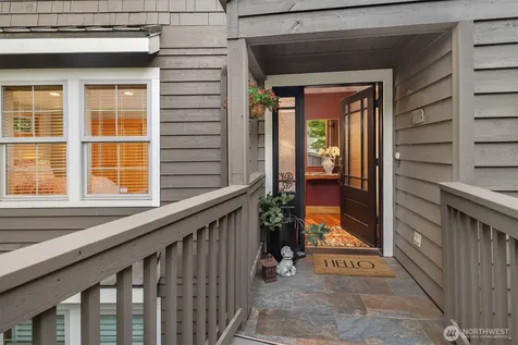 267 Shannon Drive SE Bainbridge Island WA 98110