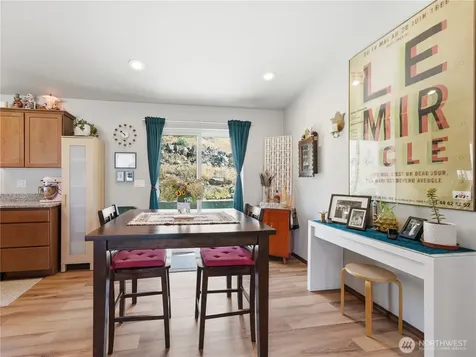 159 George Loop Rock Island WA 98850