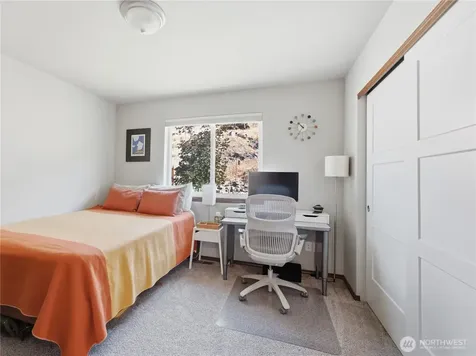 159 George Loop Rock Island WA 98850
