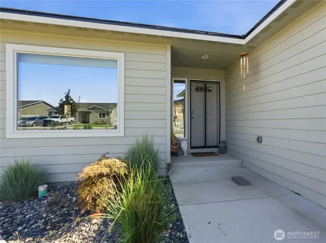 159 George Loop Rock Island WA 98850