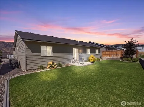 159 George Loop Rock Island WA 98850