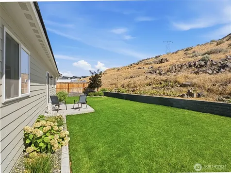 159 George Loop Rock Island WA 98850