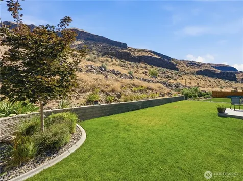 159 George Loop Rock Island WA 98850