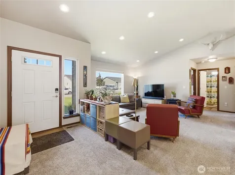 159 George Loop Rock Island WA 98850