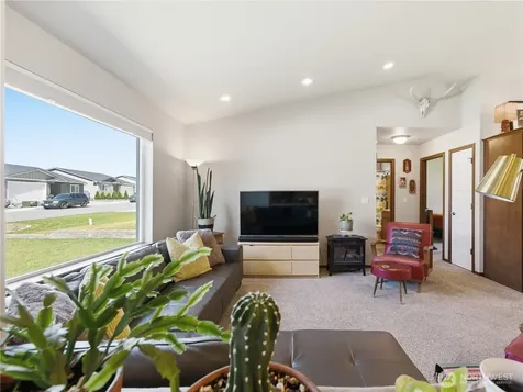 159 George Loop Rock Island WA 98850