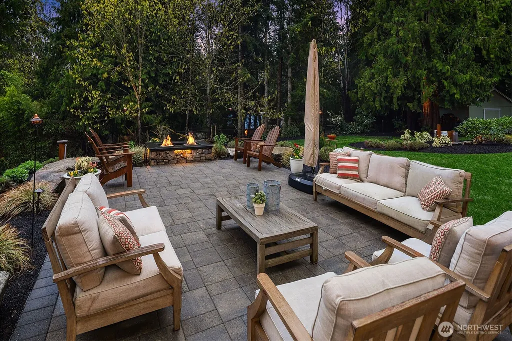 15018 152nd Avenue NE Woodinville WA 98072