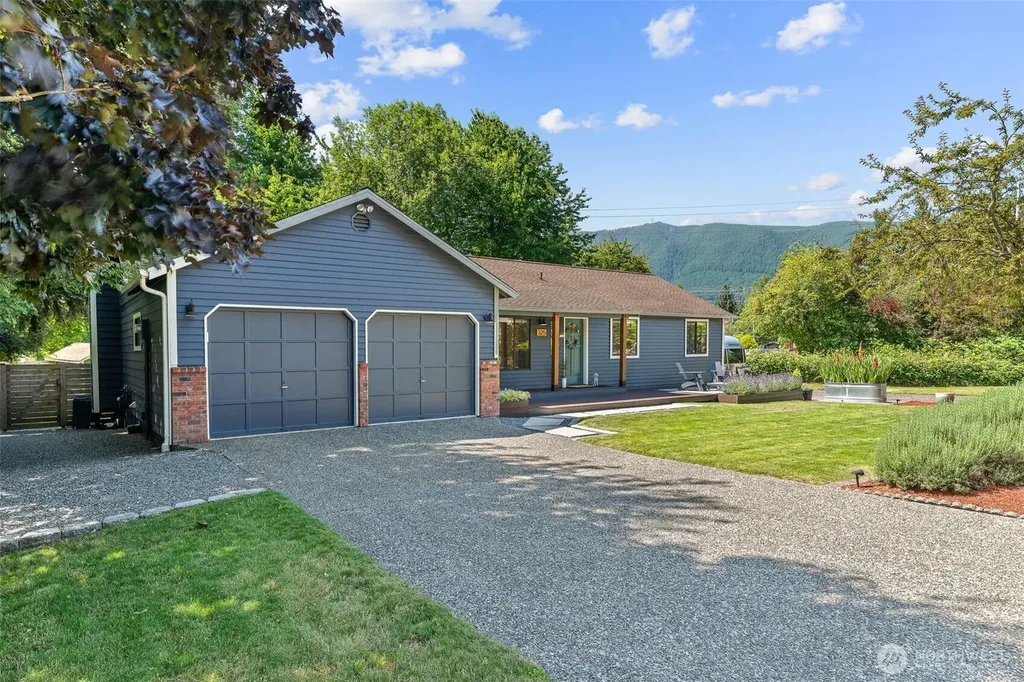 325 NE 4th Street North Bend WA 98045