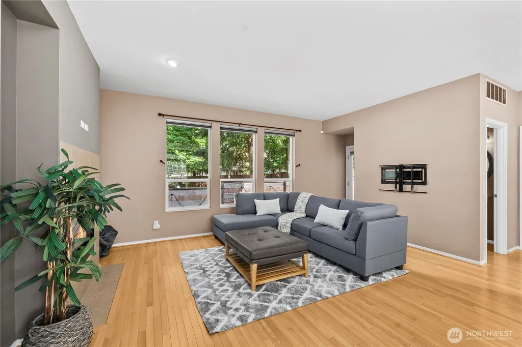 6016 Elizabeth Avenue SE Auburn WA 98092