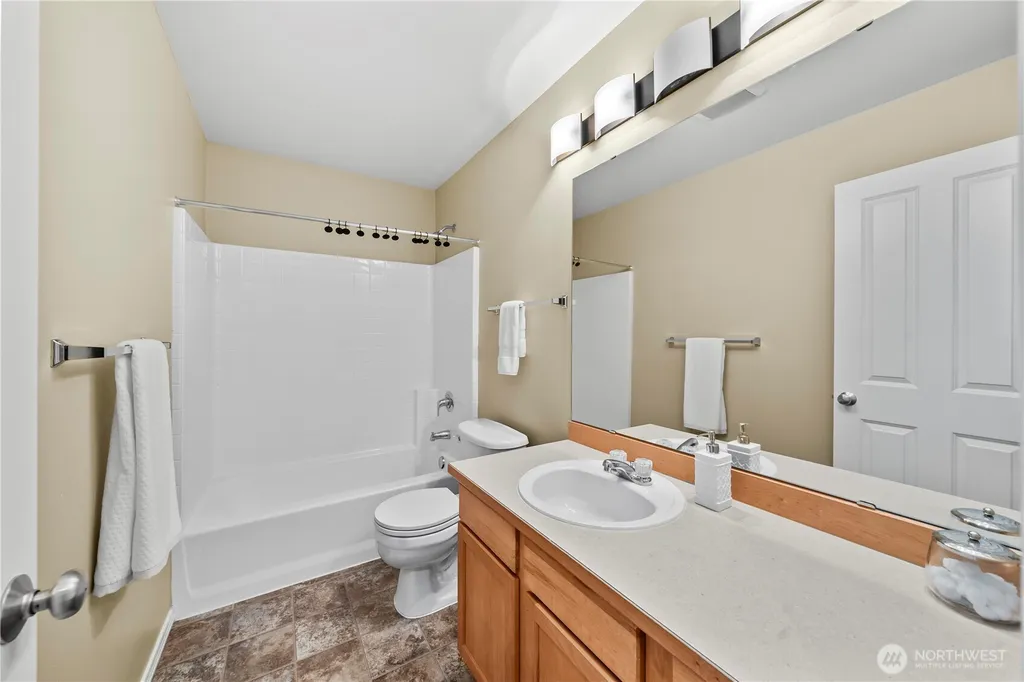 6016 Elizabeth Avenue SE Auburn WA 98092