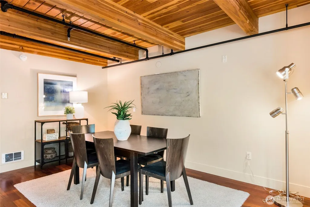 530 Broadway E Seattle WA 98012
