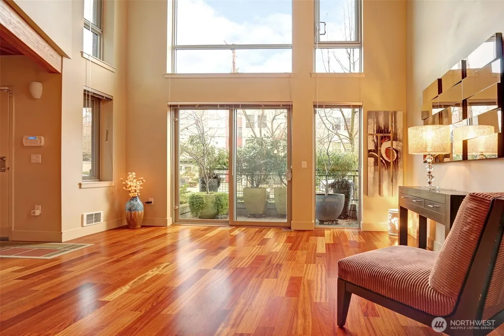 530 Broadway E Seattle WA 98012
