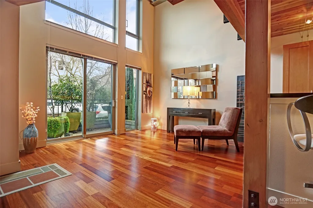 530 Broadway E Seattle WA 98012