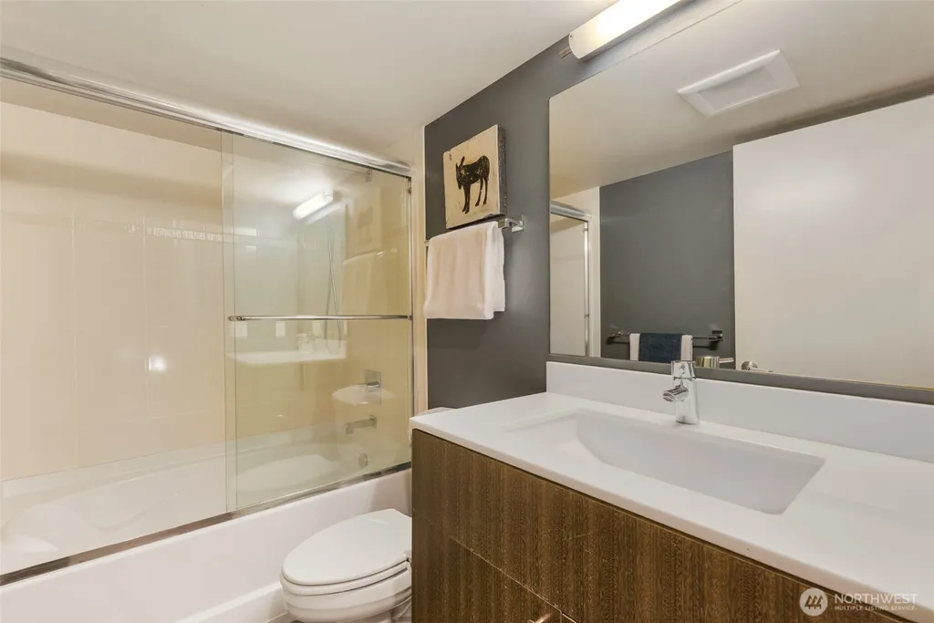 530 Broadway E Seattle WA 98012