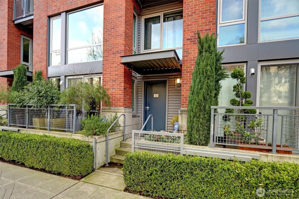 530 Broadway E Seattle WA 98012