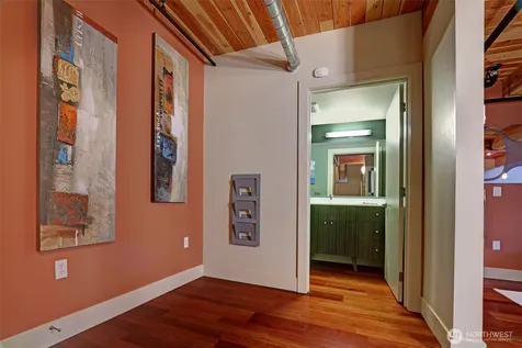 530 Broadway E Seattle WA 98012