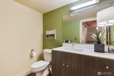 530 Broadway E Seattle WA 98012