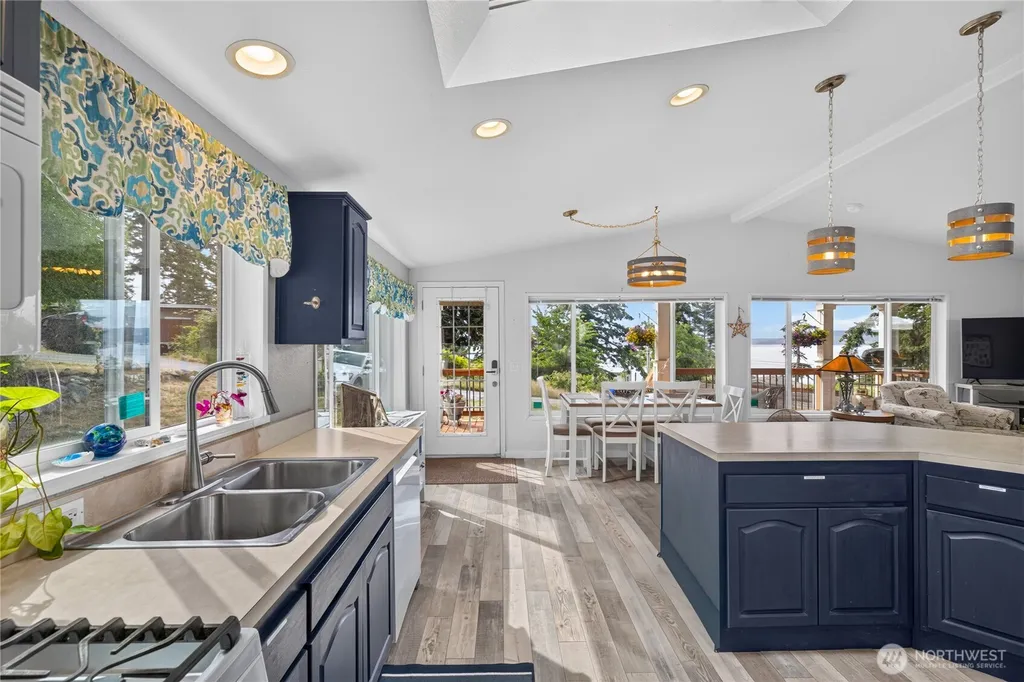 7404 Guemes Place Anacortes WA 98221