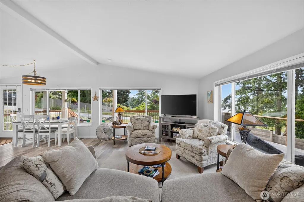 7404 Guemes Place Anacortes WA 98221
