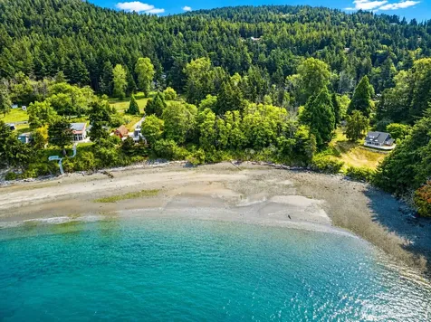 7404 Guemes Place Anacortes WA 98221