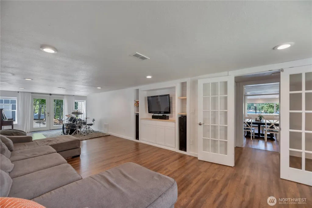2027 SE Walker Park Road Shelton WA 98584