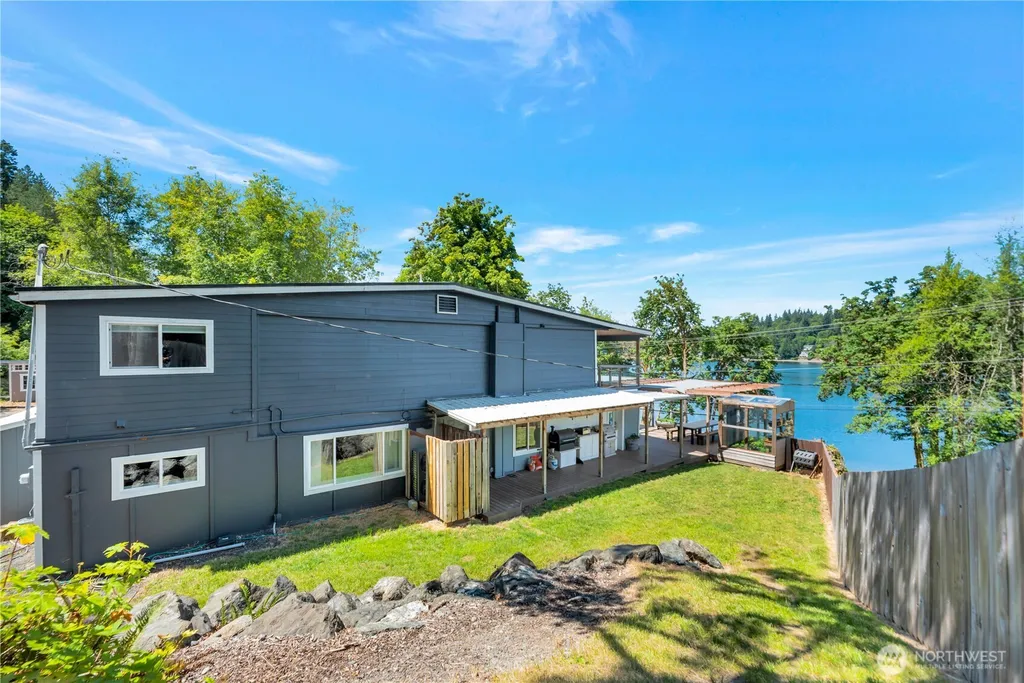 2027 SE Walker Park Road Shelton WA 98584