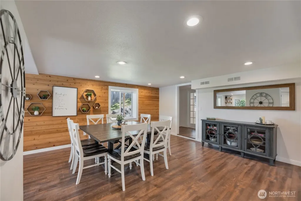 2027 SE Walker Park Road Shelton WA 98584