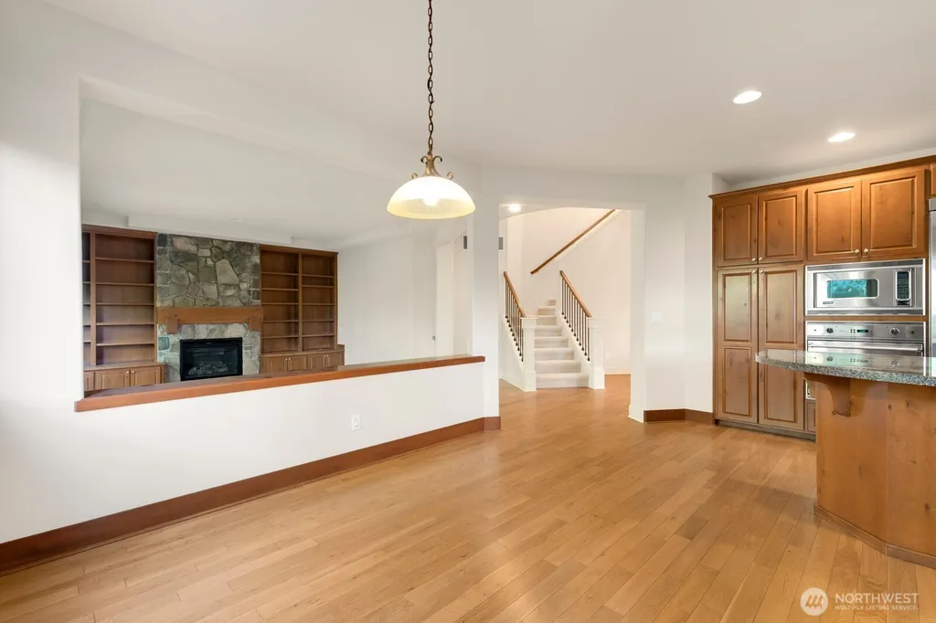 23431 NE 10th Place Sammamish WA 98074