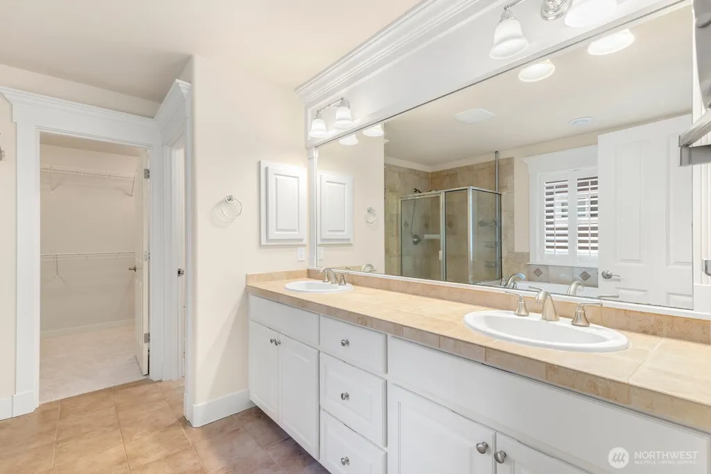 23431 NE 10th Place Sammamish WA 98074