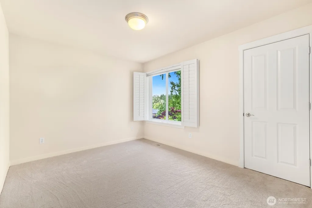 23431 NE 10th Place Sammamish WA 98074