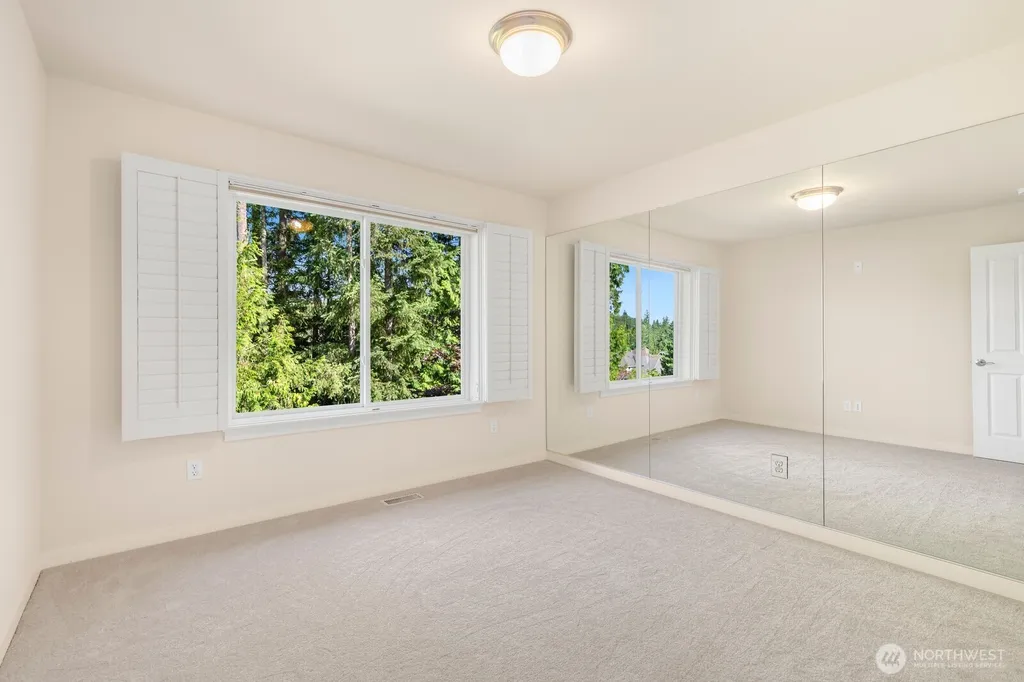 23431 NE 10th Place Sammamish WA 98074