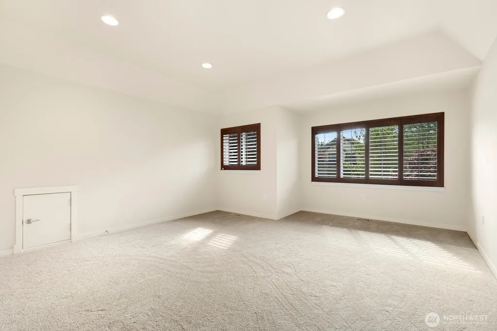 23431 NE 10th Place Sammamish WA 98074