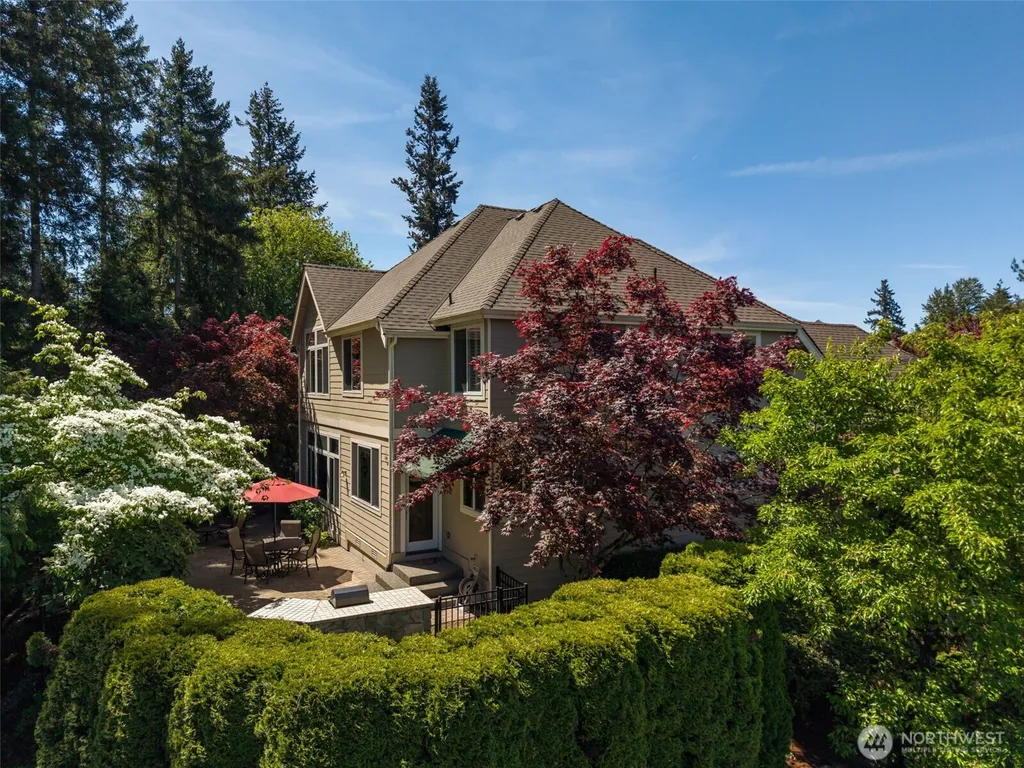 23431 NE 10th Place Sammamish WA 98074