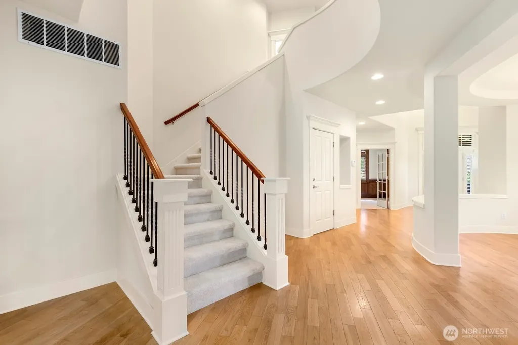 23431 NE 10th Place Sammamish WA 98074