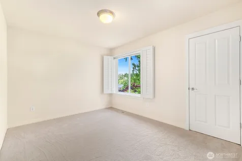 23431 NE 10th Place Sammamish WA 98074