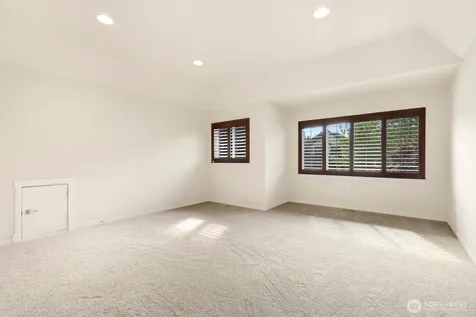 23431 NE 10th Place Sammamish WA 98074
