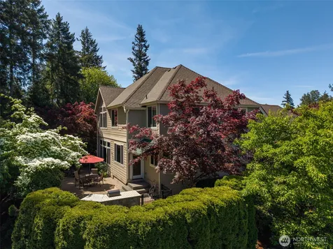 23431 NE 10th Place Sammamish WA 98074