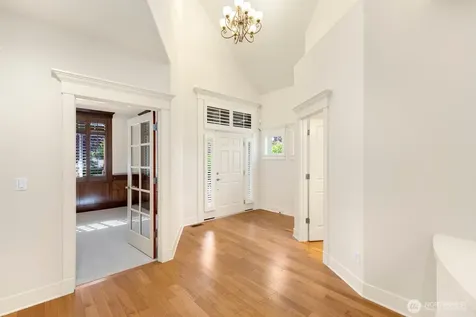 23431 NE 10th Place Sammamish WA 98074