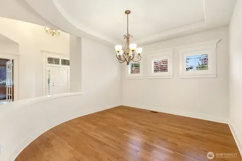 23431 NE 10th Place Sammamish WA 98074