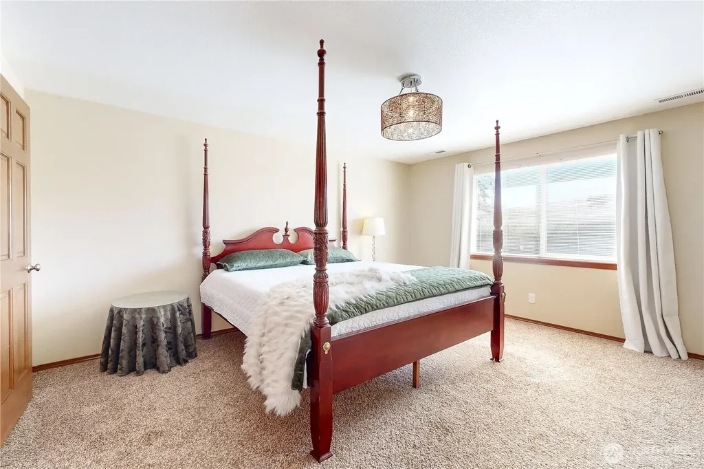 107 S Hill Street Weston OR 97886